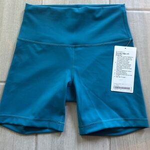 Lululemon -Wunder Train HR Short 6”